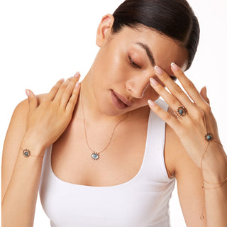 EYE LIGHT GOLD DIAMOND HAND CHAIN