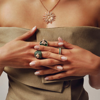 QUEEN BEE EVA GOLD DIAMOND EMERALD RING