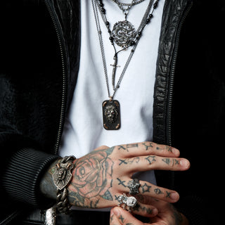 SWORD ONIX SILVER BLACK DIAMOND CORD NECKLACE