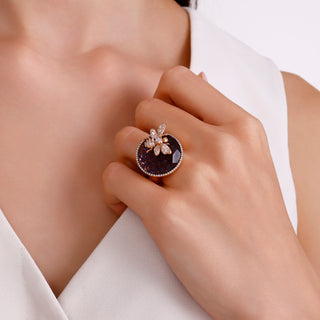 QUEEN BEE BON BON GOLD DIAMOND RING