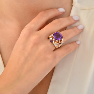 QUEEN BEE ARINNA GOLD DIAMOND AMETHYST RING